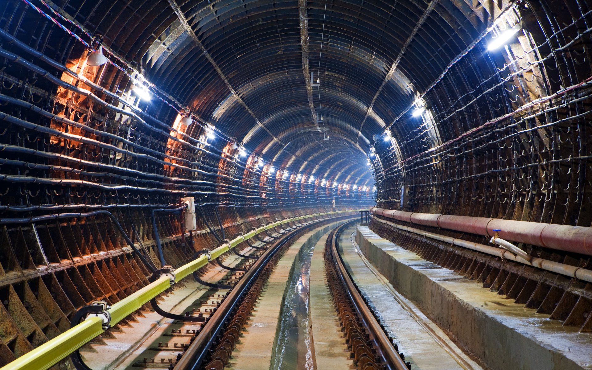 métro tunnel rails