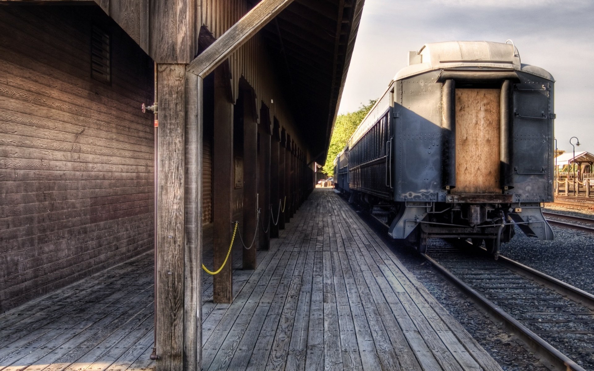 umore treni carri ferrovia ferrovie traversine rotaie stazioni ferroviarie binari