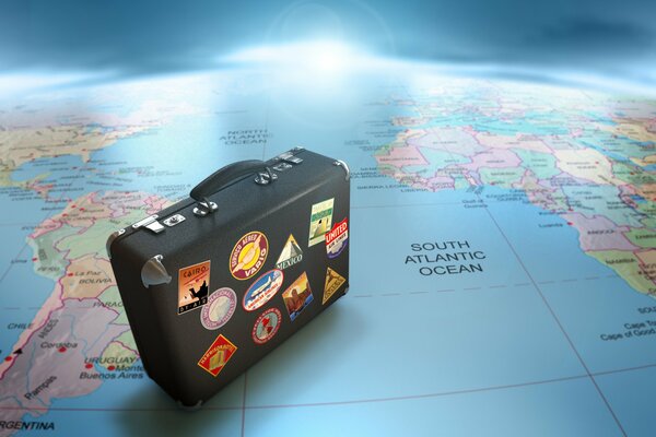 Путешествие с чемоданом по карте мира