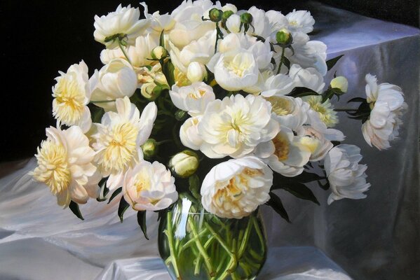 Nature morte d un bouquet de pivoines chics dans un vase
