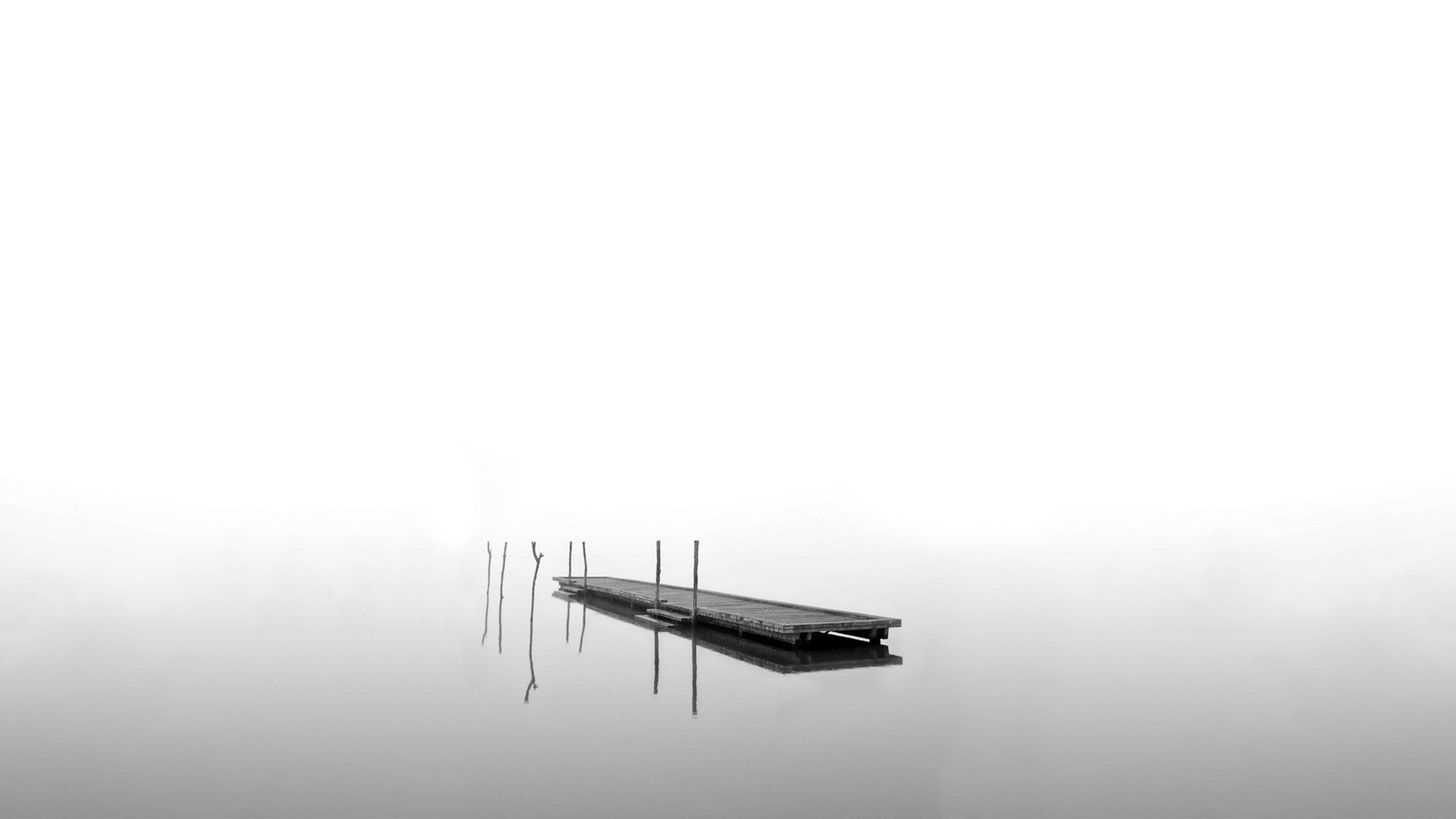 lago puente niebla