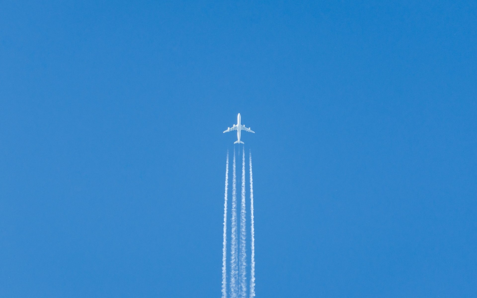 avion ciel minimalisme