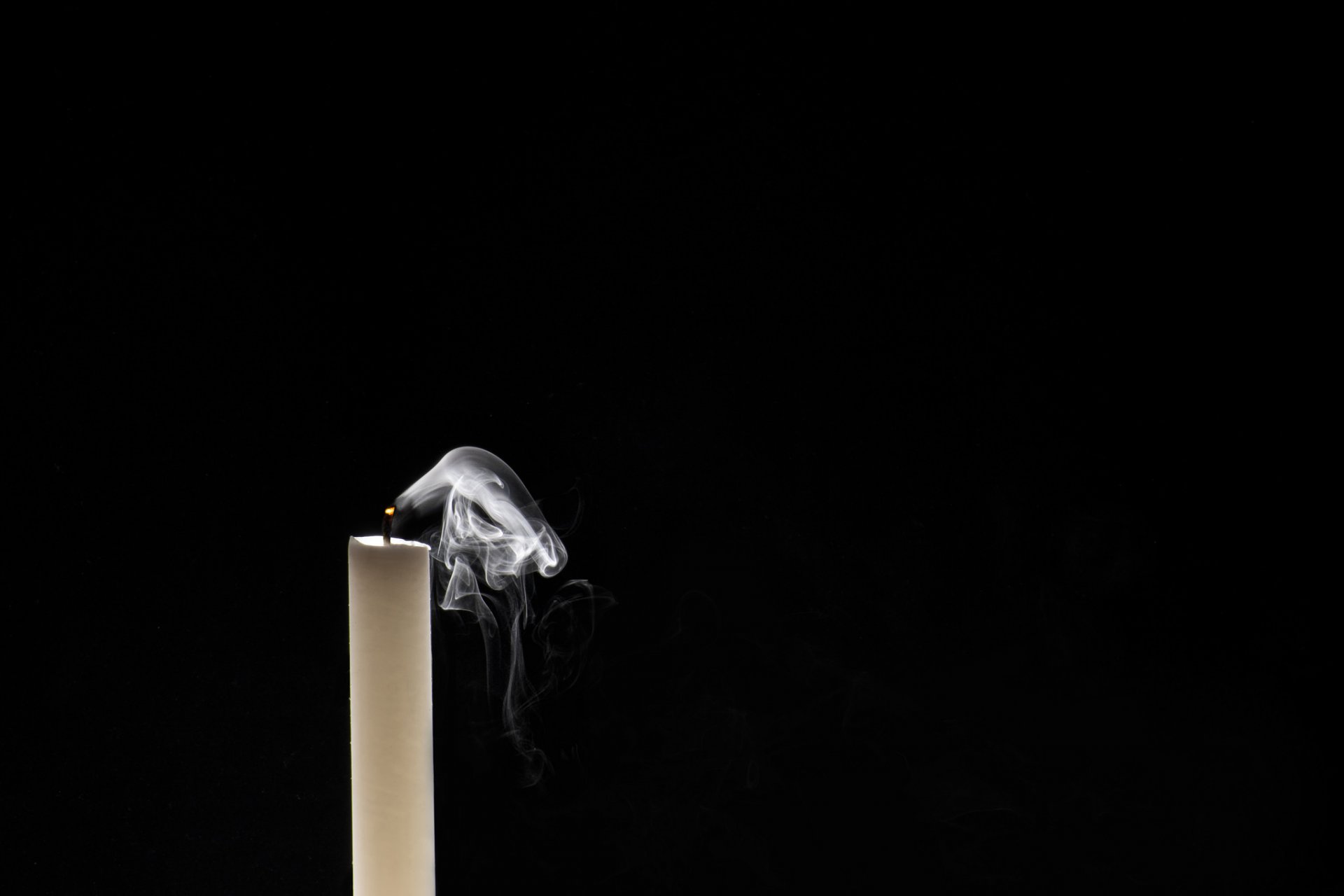 candle smoke background