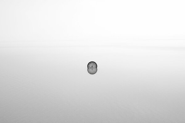 Hours in the fog, located in the sea