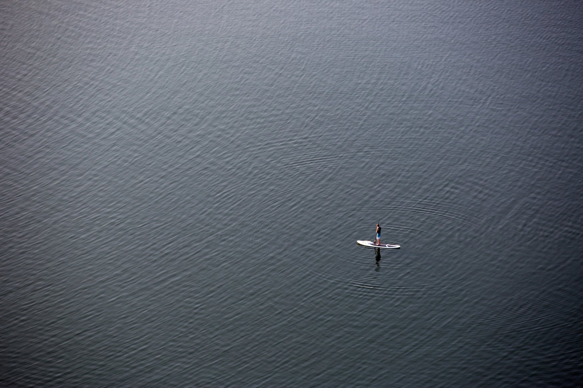 man sea minimalism