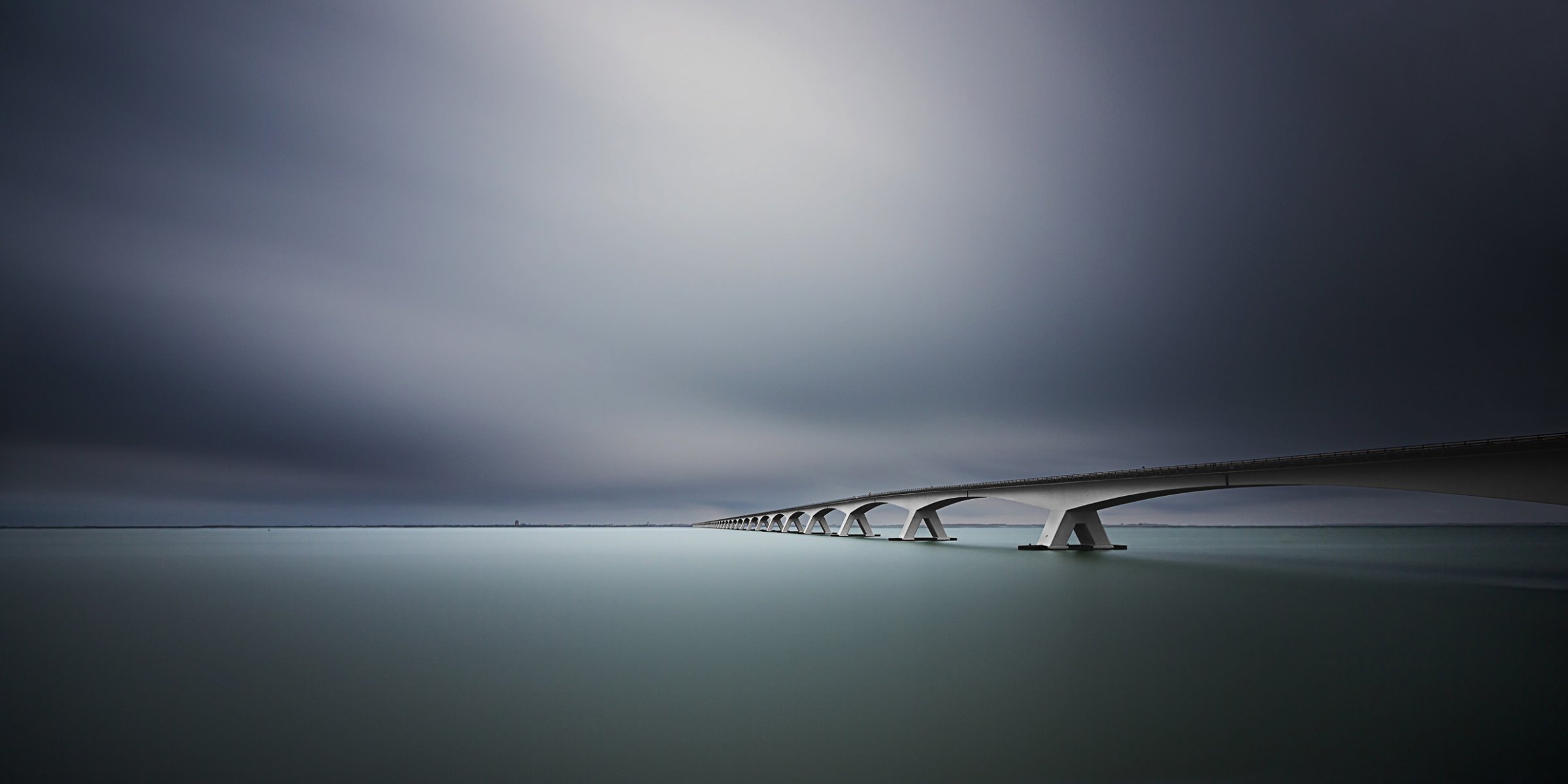 ponte fiume orizzonte