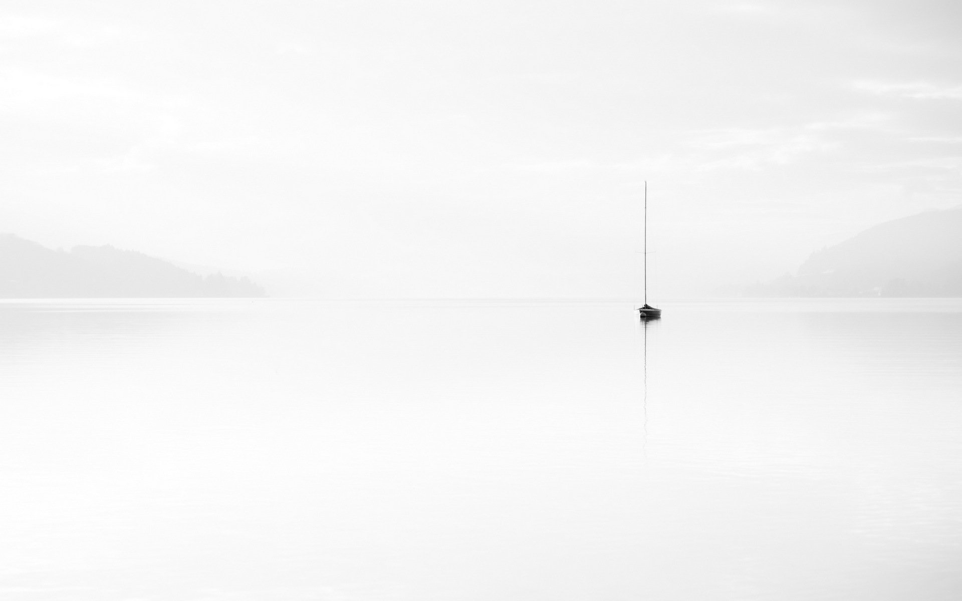 lac bateau brouillard paysage minimalisme