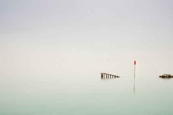 El mar muestra una señal roja