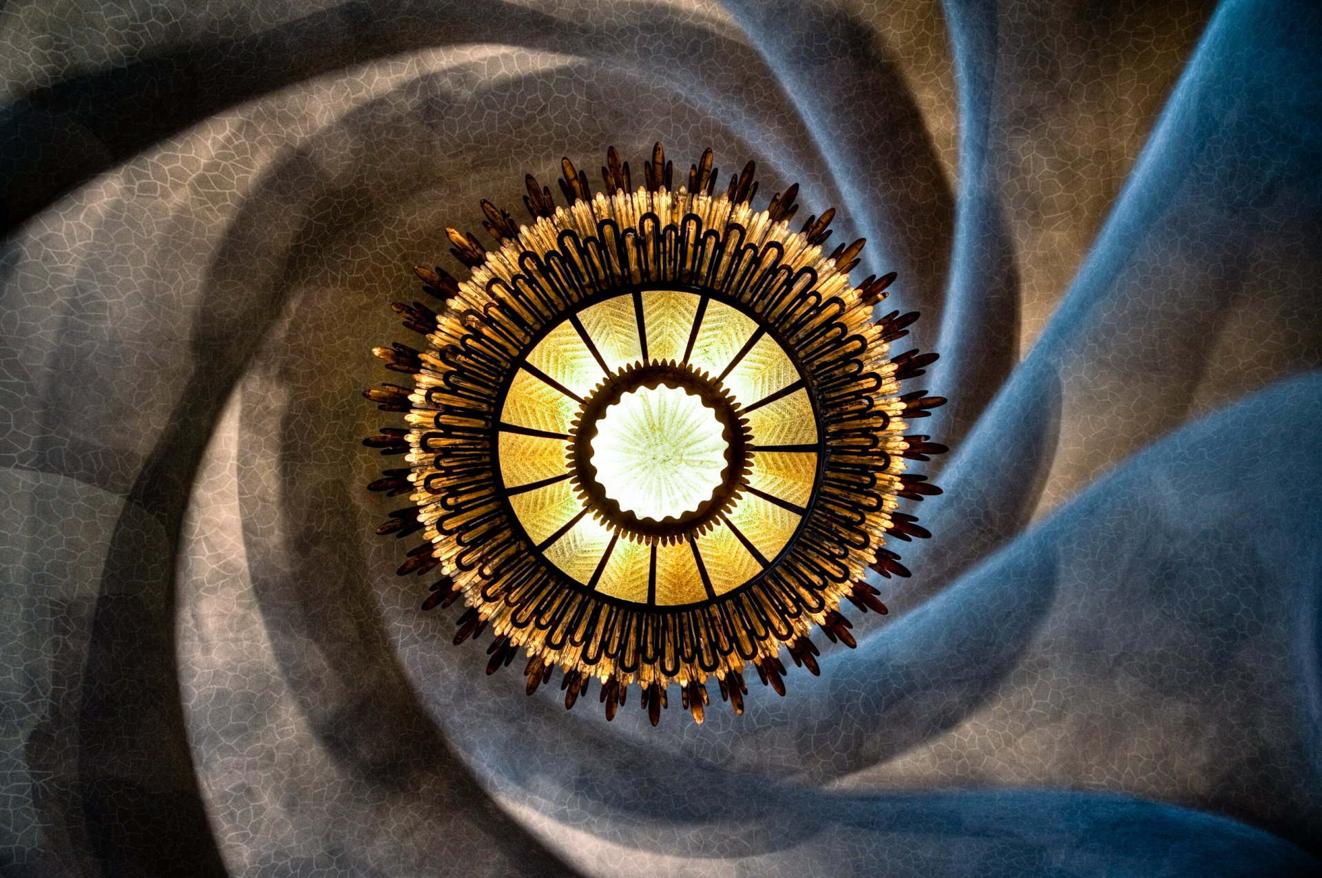 spirale lampadario luce