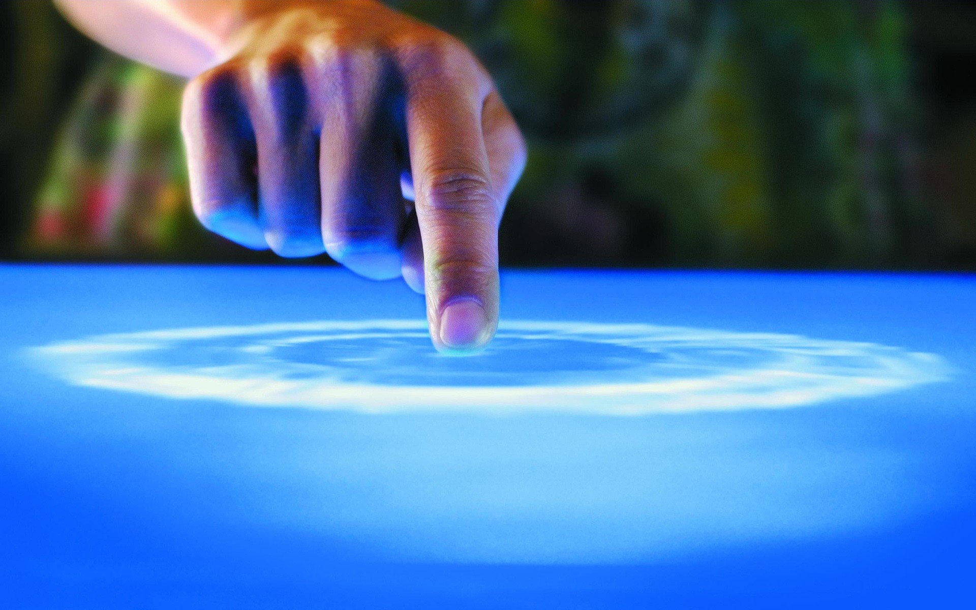 microsoft surface table thumb blue