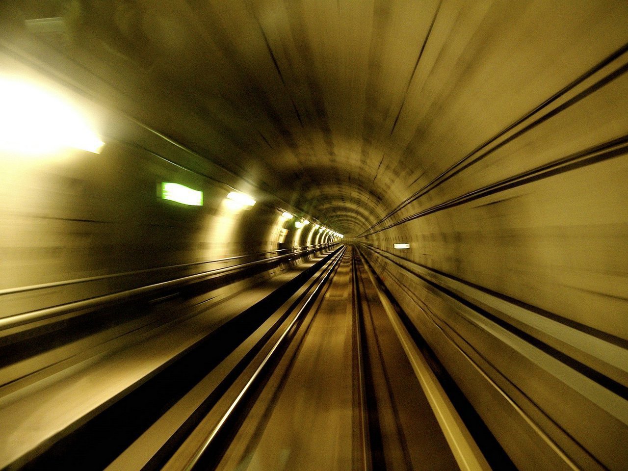 le tunnel métro vitesse