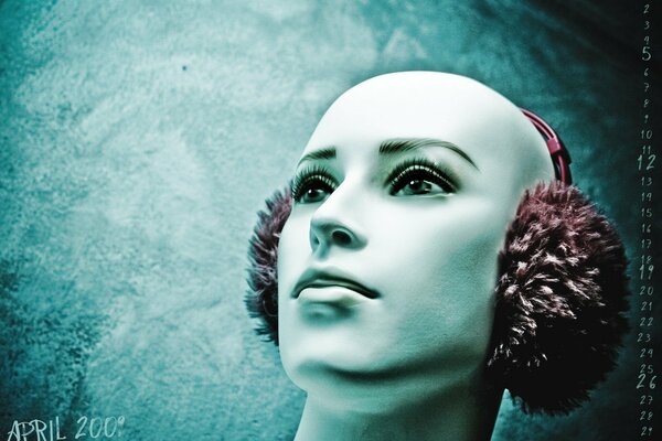 Économiseur d écran de la fourrure casque sur лысей la tête d un mannequin. Avril