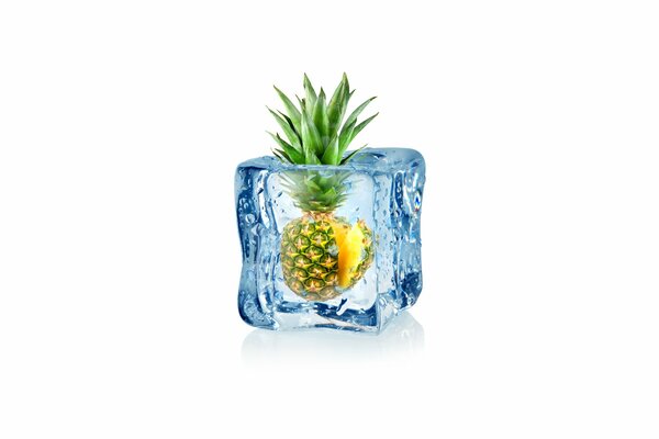 Le papier peint zd. l ananas dans la glace