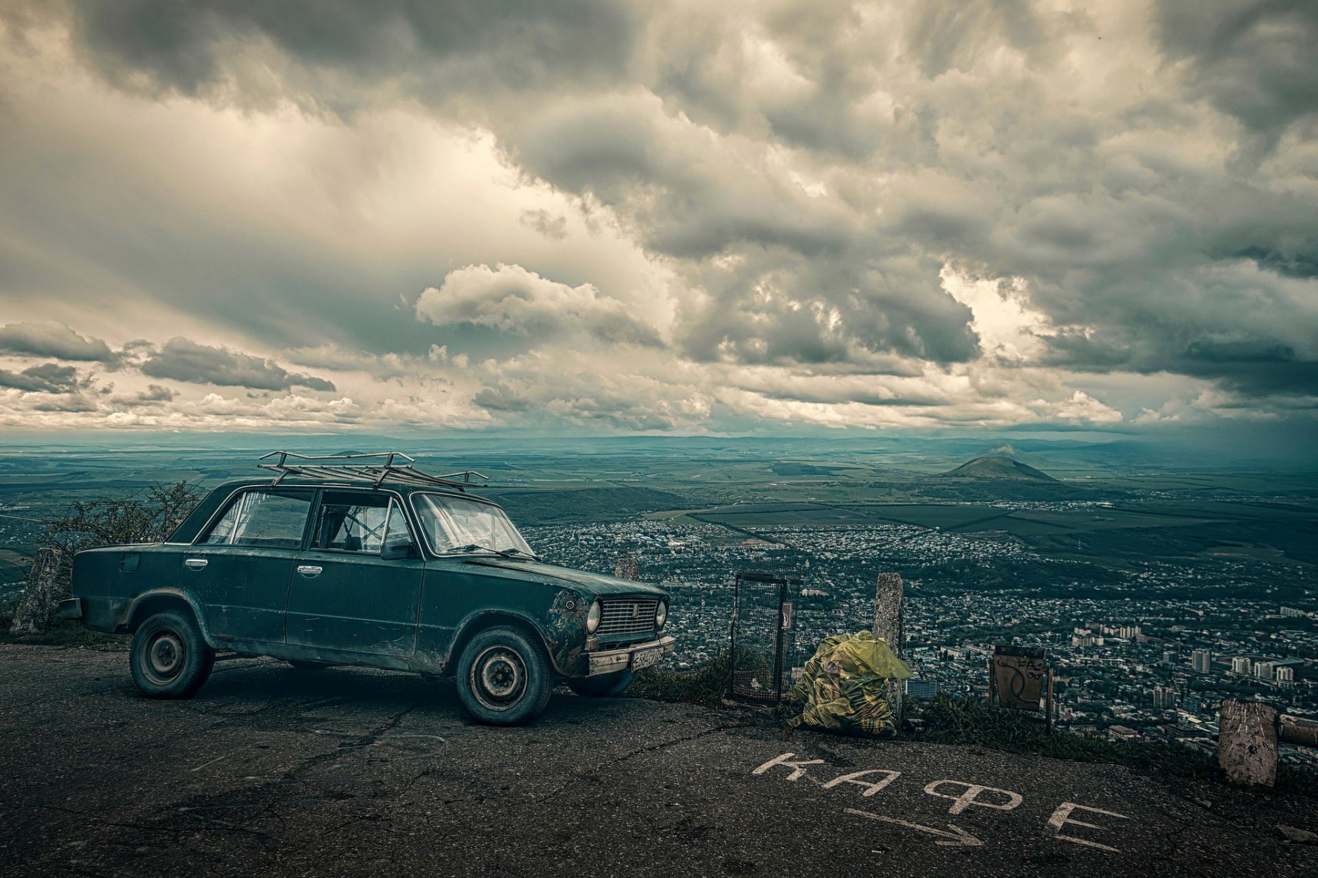 coche zhiguli centavo puntero café vista paisaje pyatigorsk ciudad