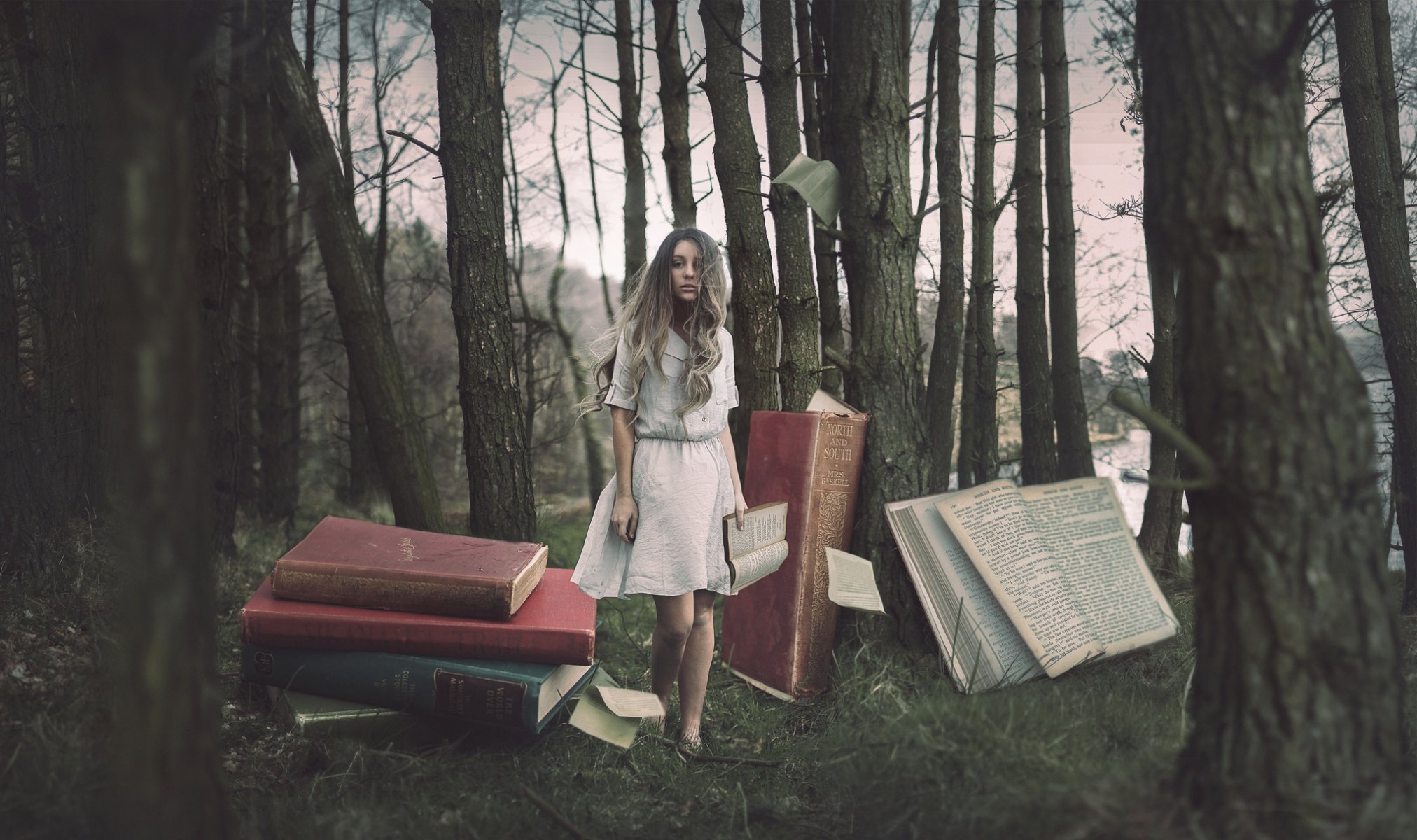 Фотосессия с книгой в лесу
