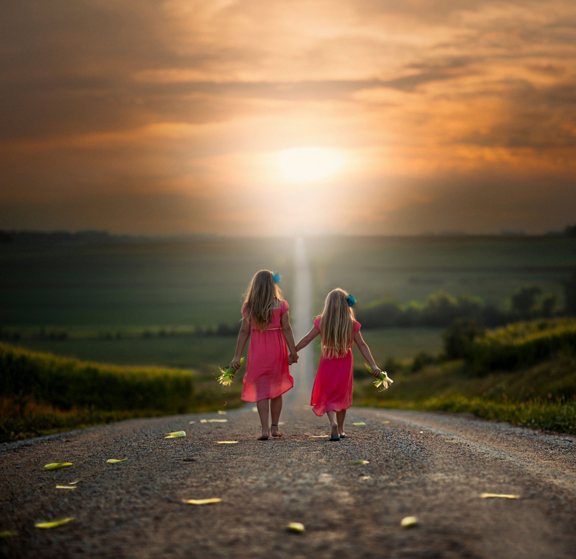 ragazze strada mais spazio percorso