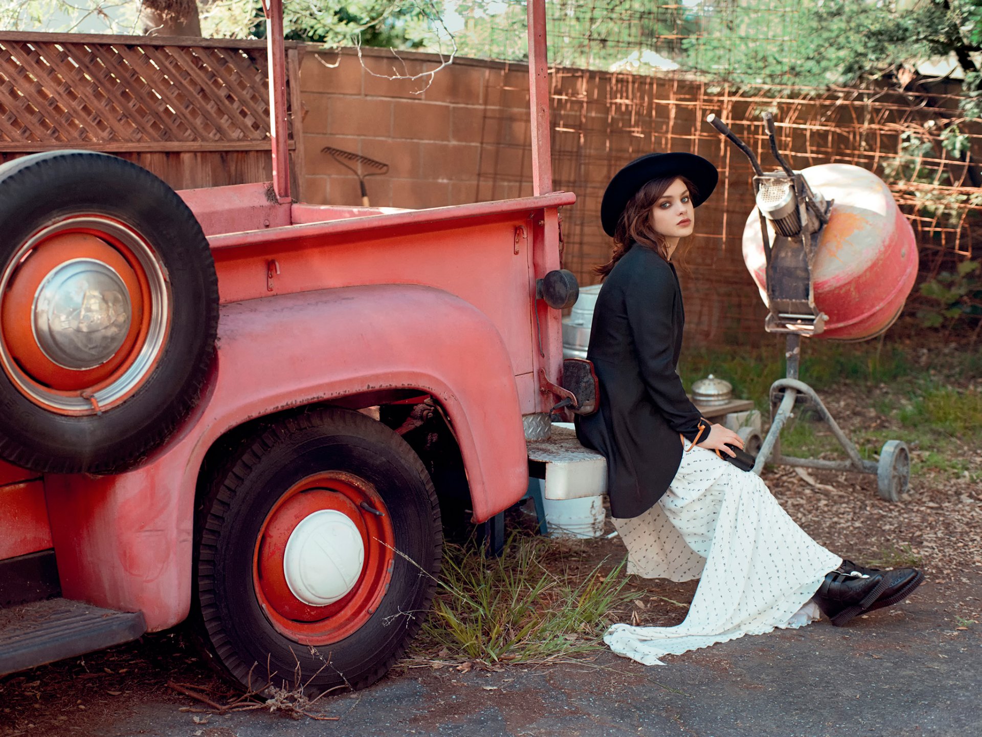 odeya rush machine concrete mixer photoshoot grey