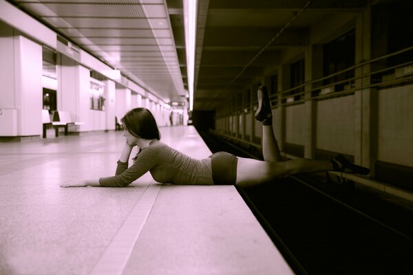 A seditious girl at a subway station