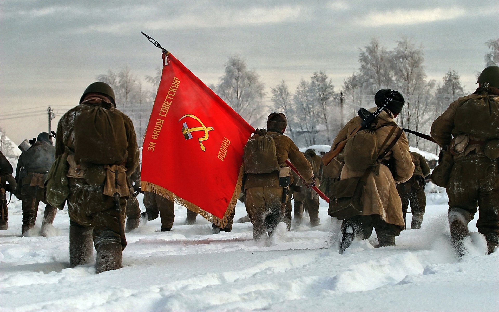 soldaten ausrüstung rot banner flagge winter schnee