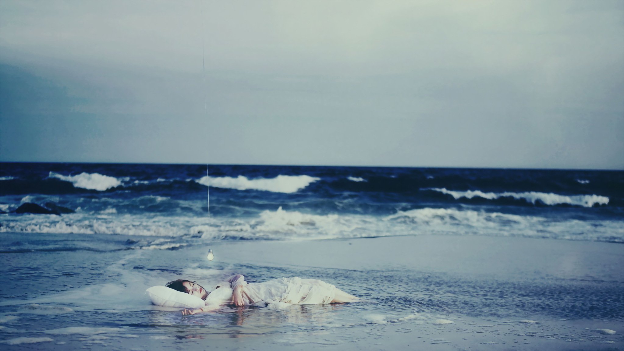 ragazza mare lampada situazione