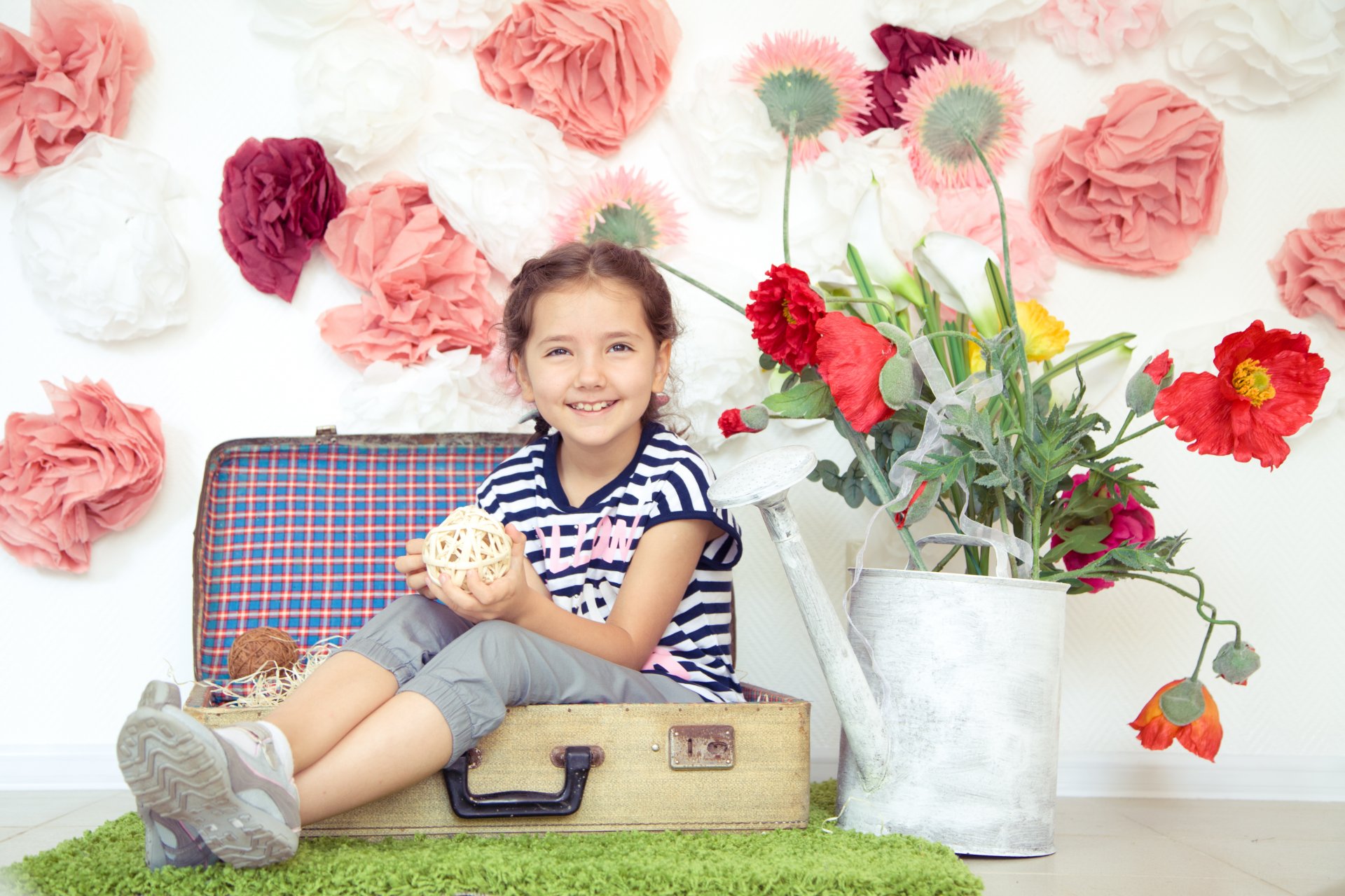 niños flores niña regadera maleta estado de ánimo