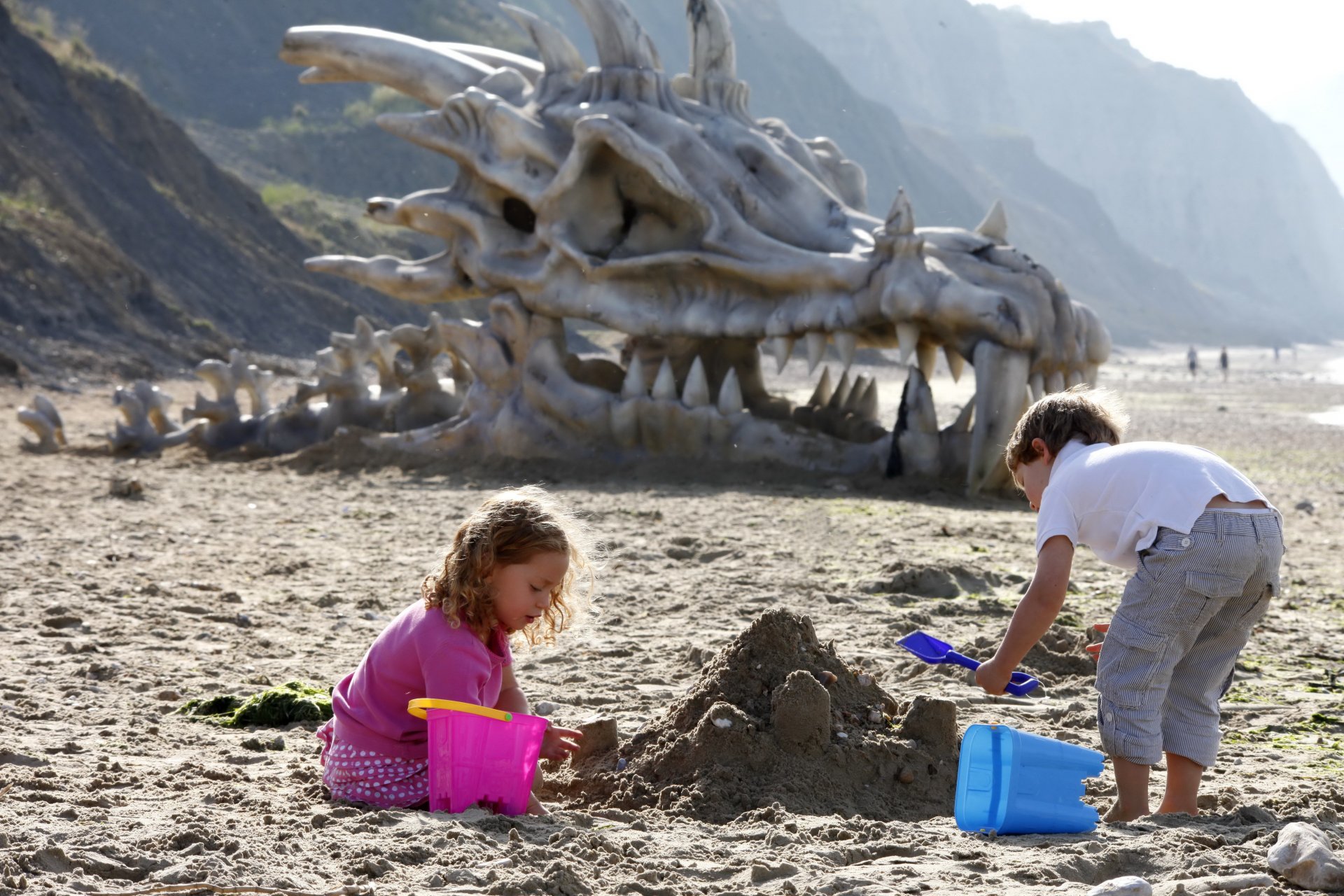 kinder sand drachenschädel