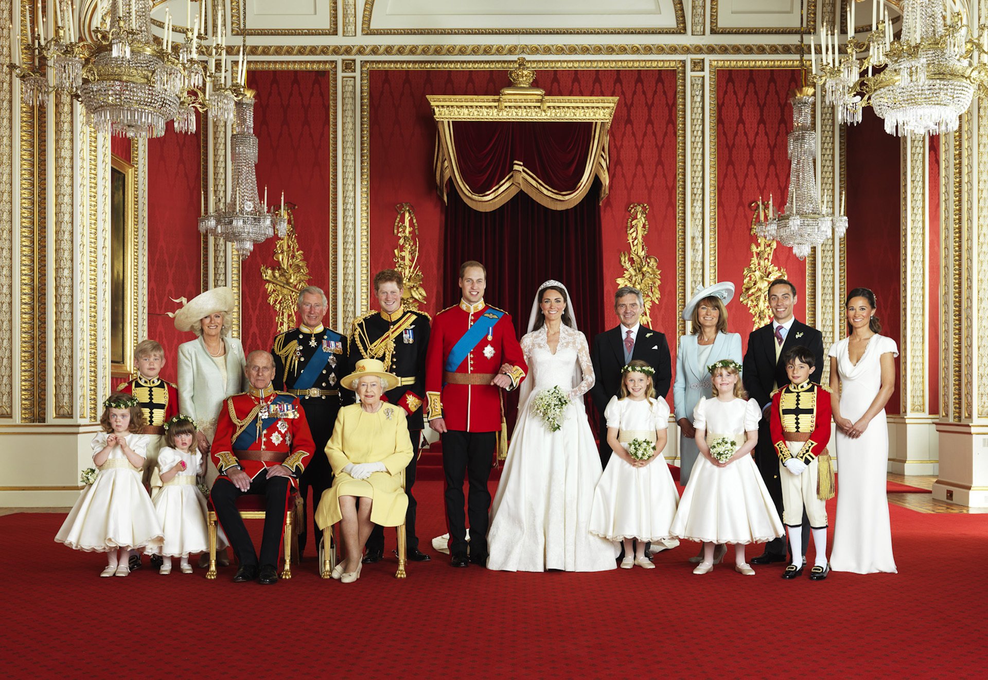 mariage portrait de famille le prince de galles kate catherine middleton harry elisabeth enfants garçons filles tantes дяденьки