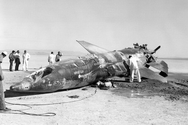 Photo of a plane crash in the desert