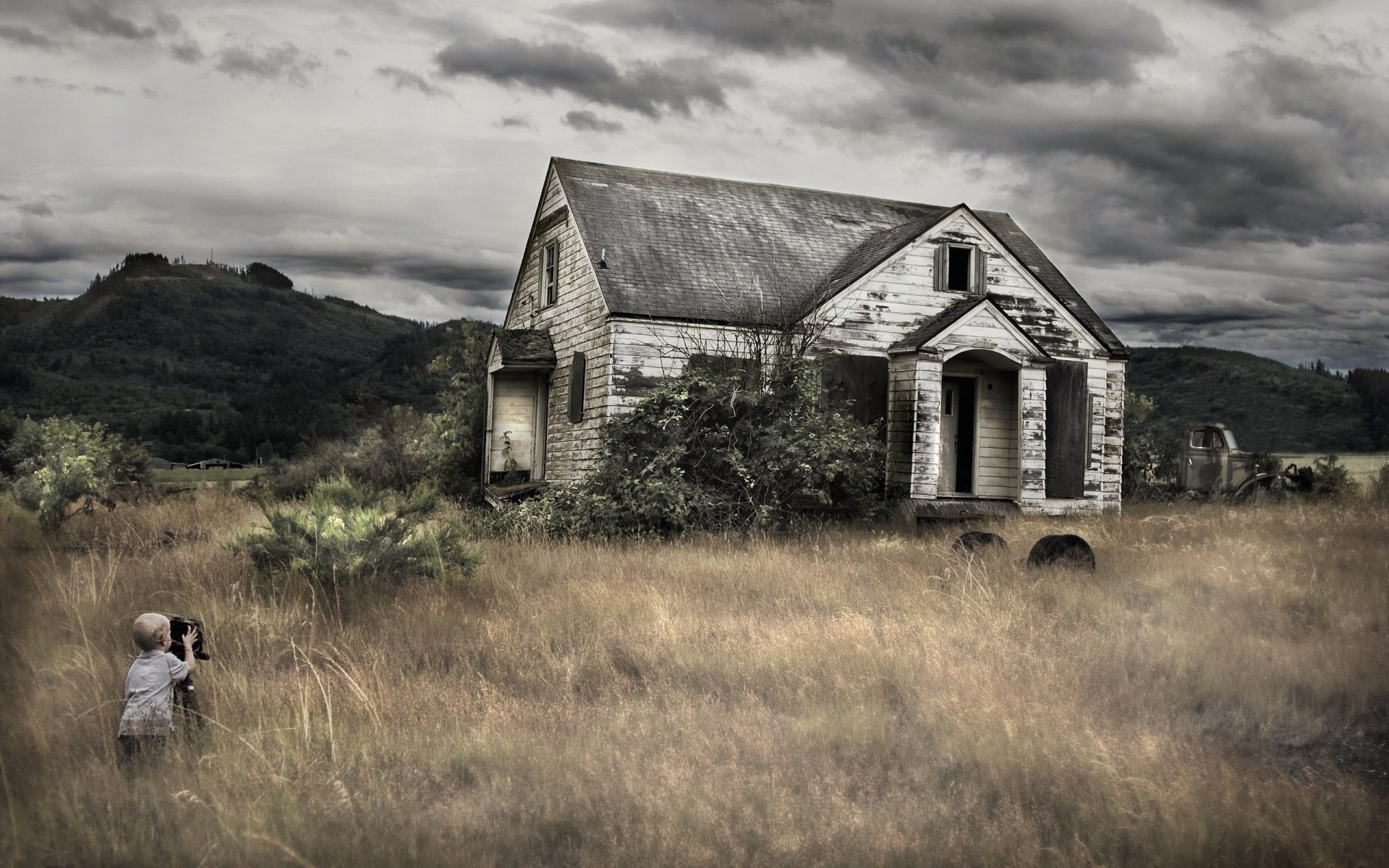 casa fotografo ragazzo macchina fotografica erba