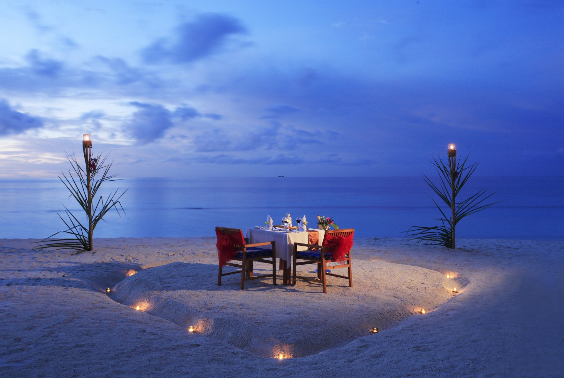 noche playa cena velas océano romance puesta de sol romántico ver