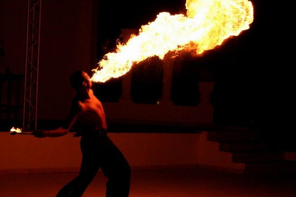 Spectacular fakir show with fire