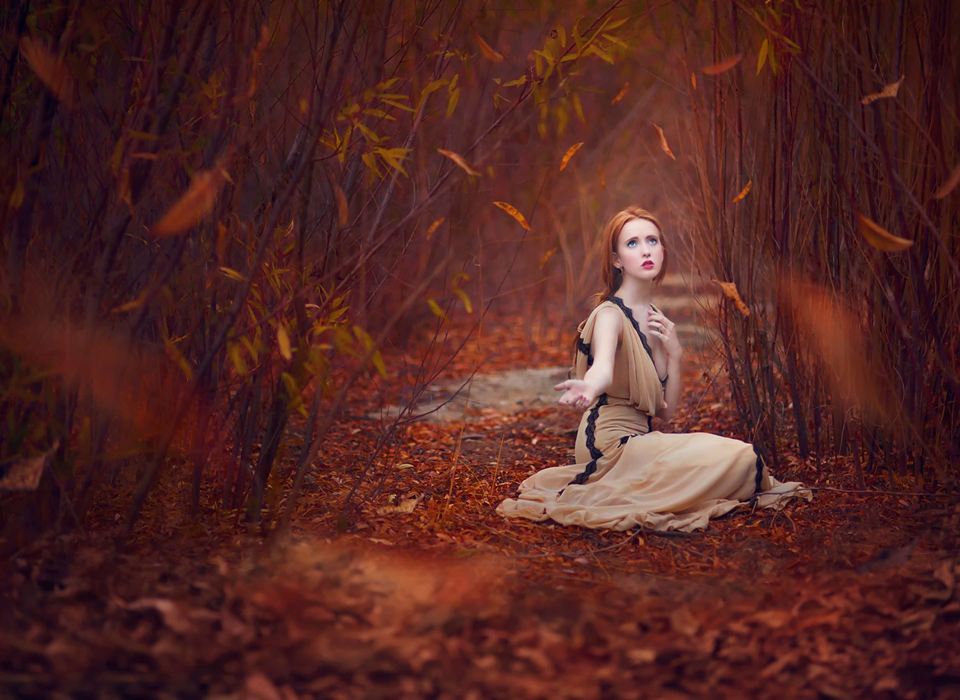 fille rousse automne feuilles
