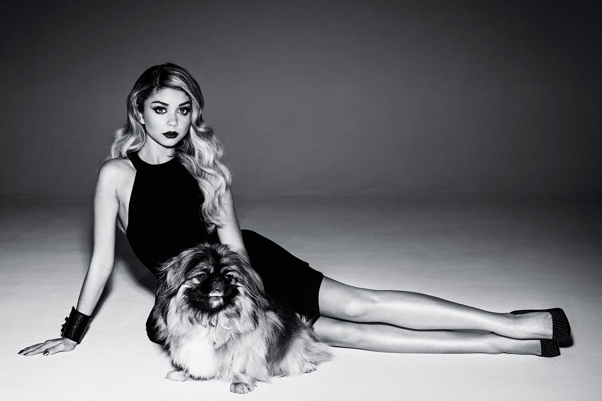 sarah hyland sarah хайланд levrette photoshoot galore