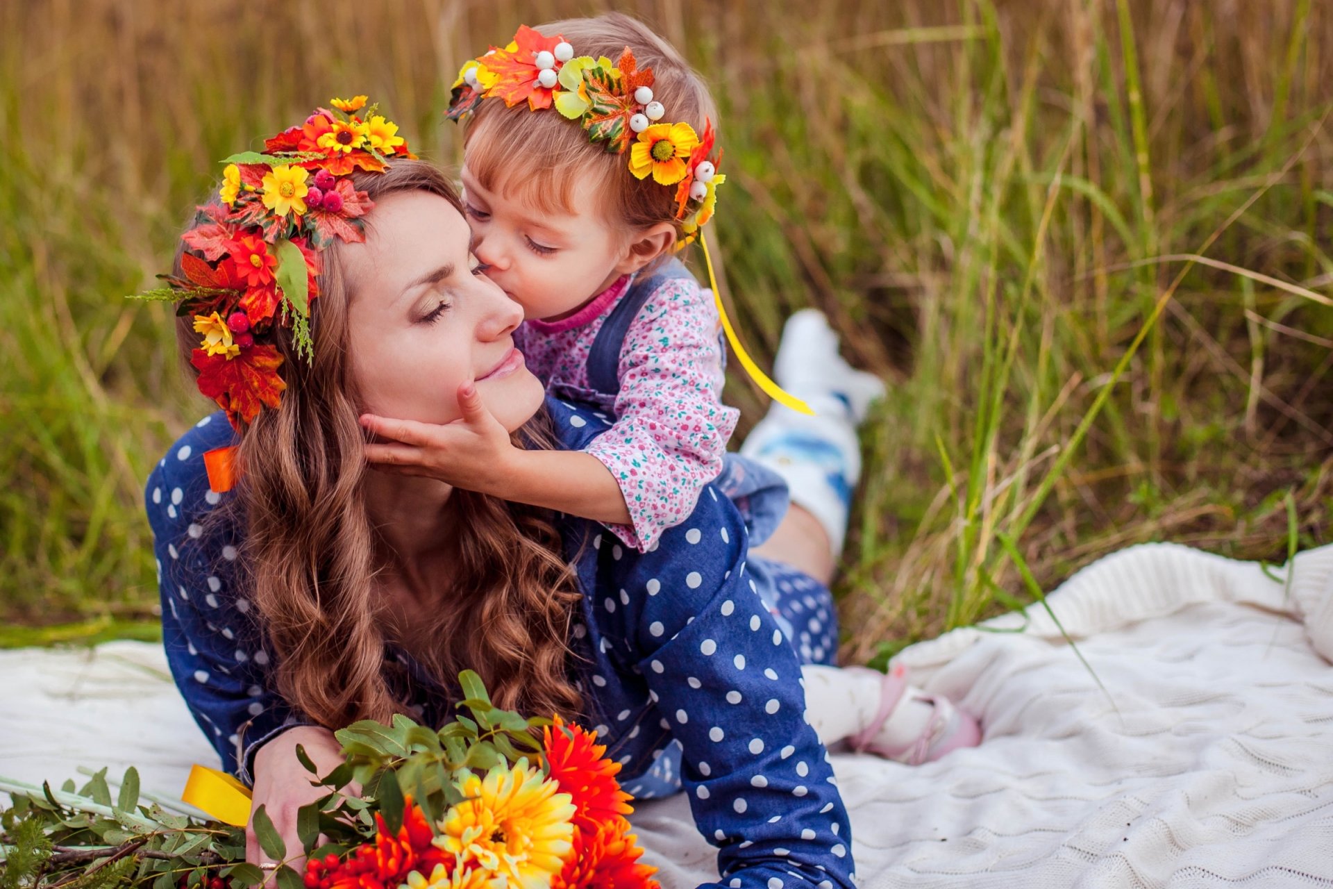 mamá hija coronas amor