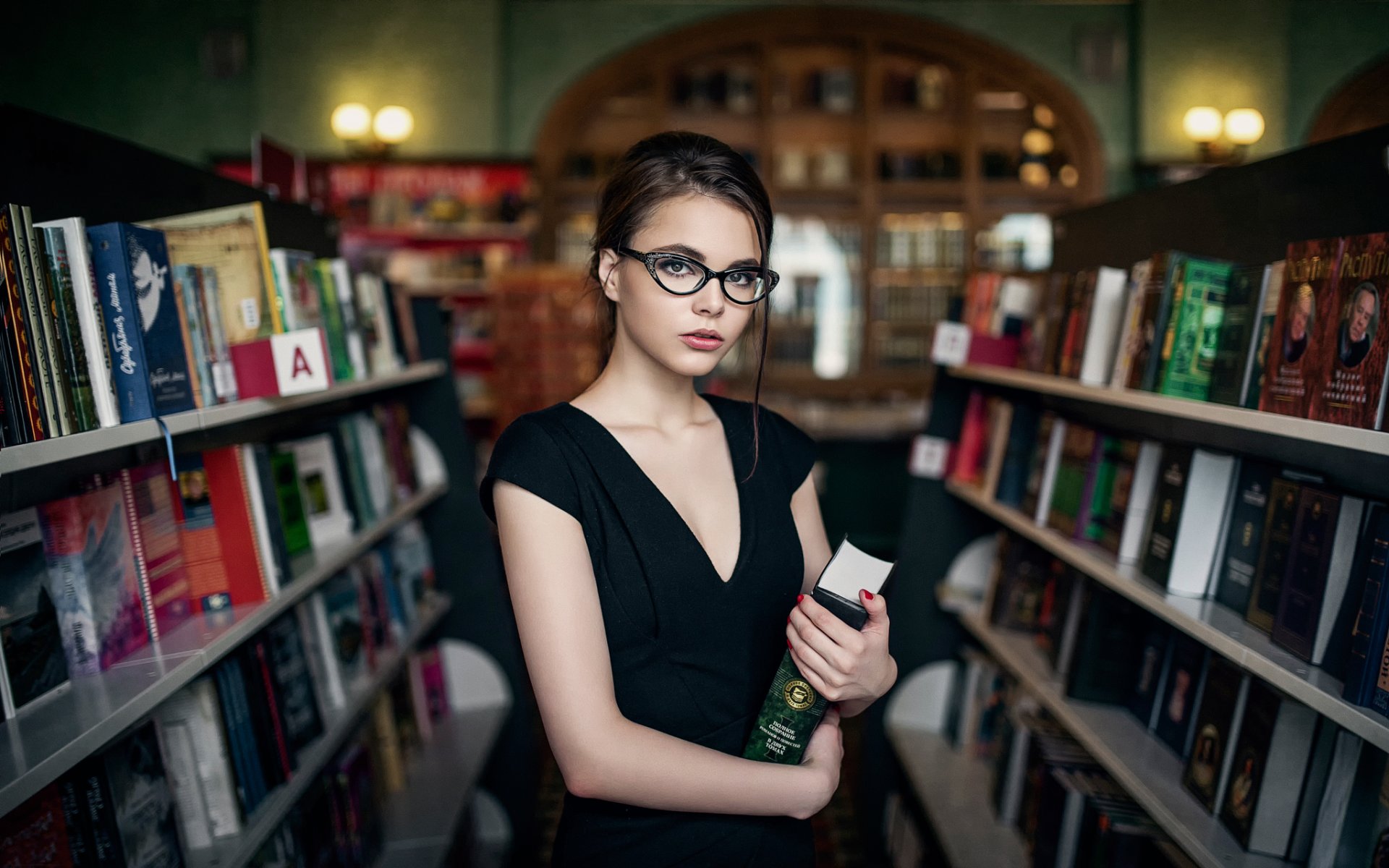oktyabrina maksimova libri ci dà le ali ragazza libri maxim guselnikov