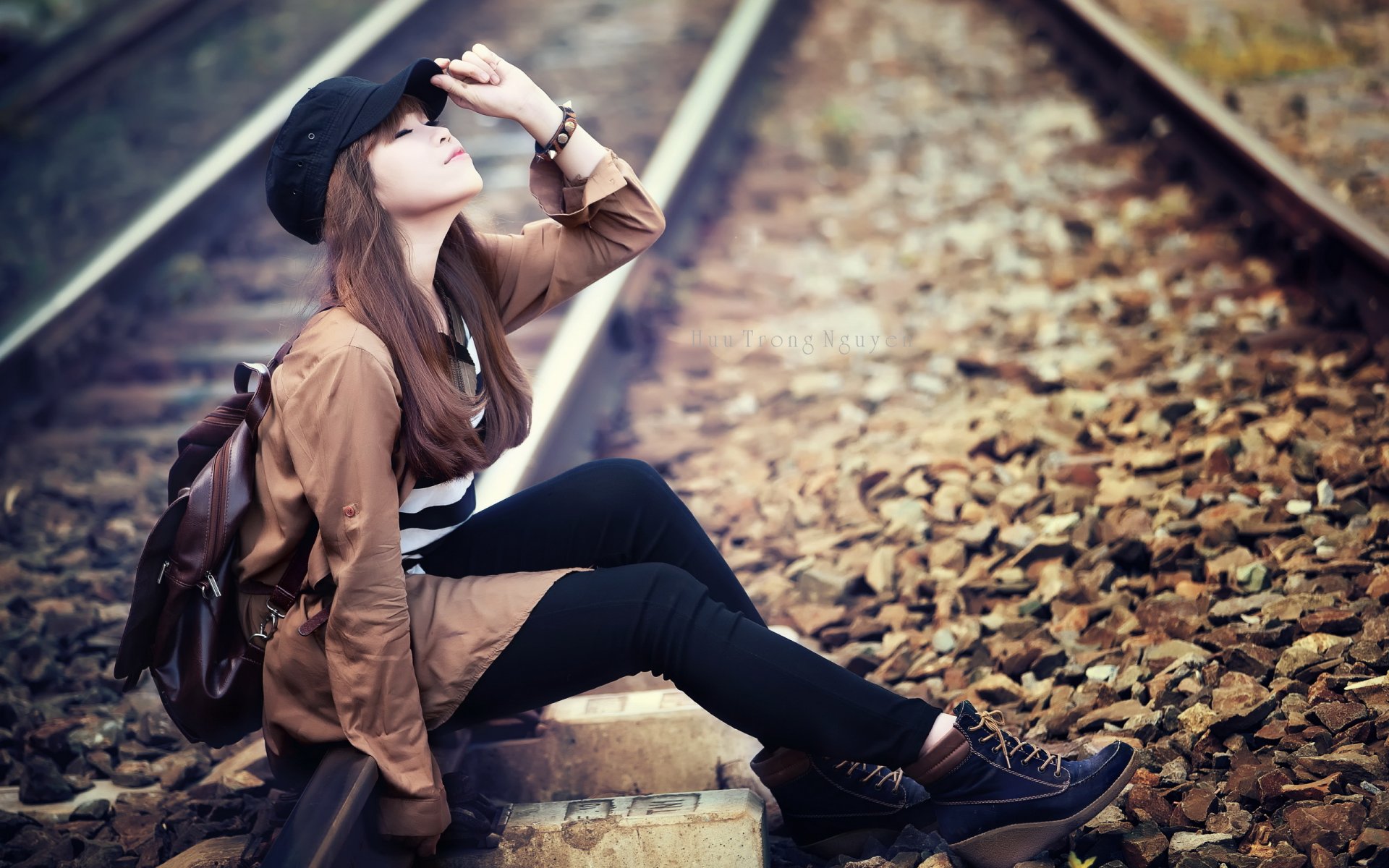 ragazza asiatica ferrovia umore
