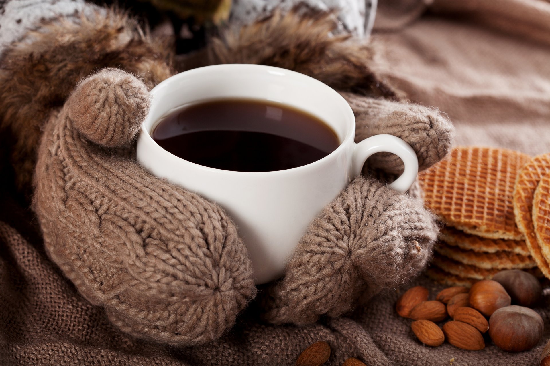 mittens comfort coffee cup drink nuts wafer