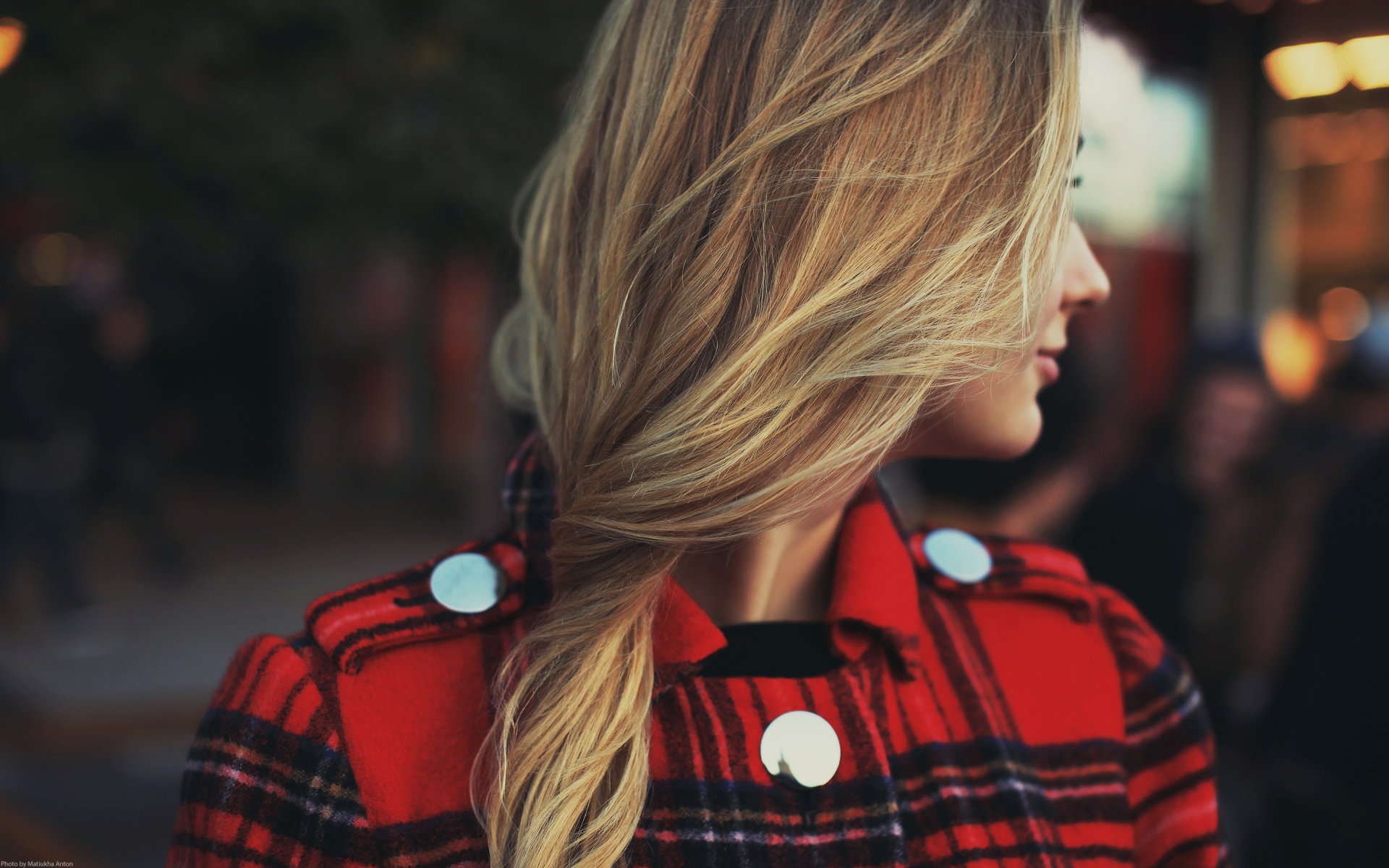 ragazza bionda capelli