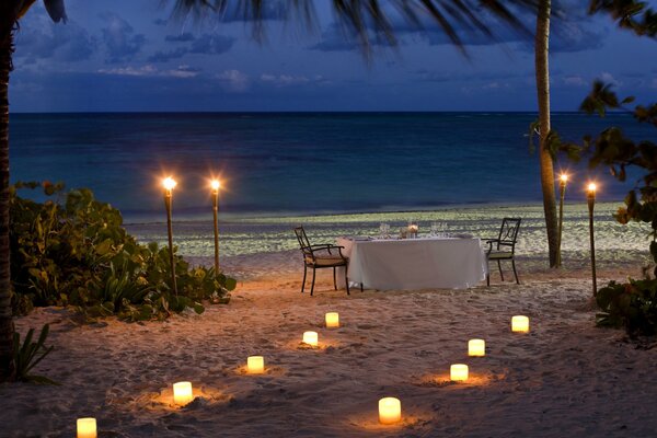 Cena romantica sull oceano
