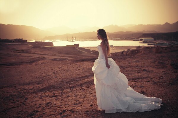 Foto della sposa in abito da sposa