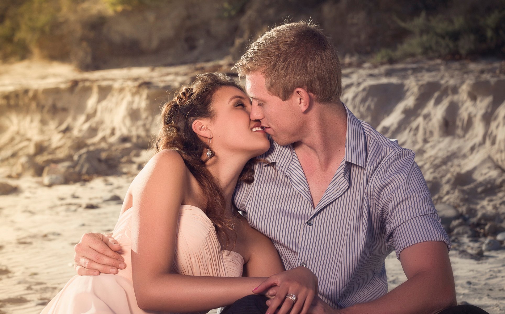 beso pareja felicidad