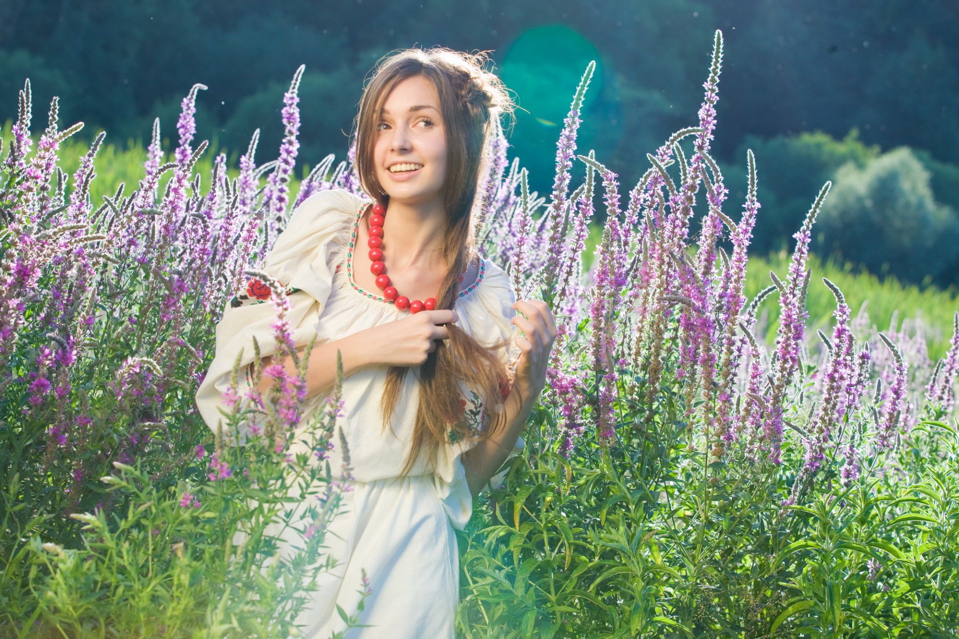 la jeune fille l ukrainien le sourire le regard la nature