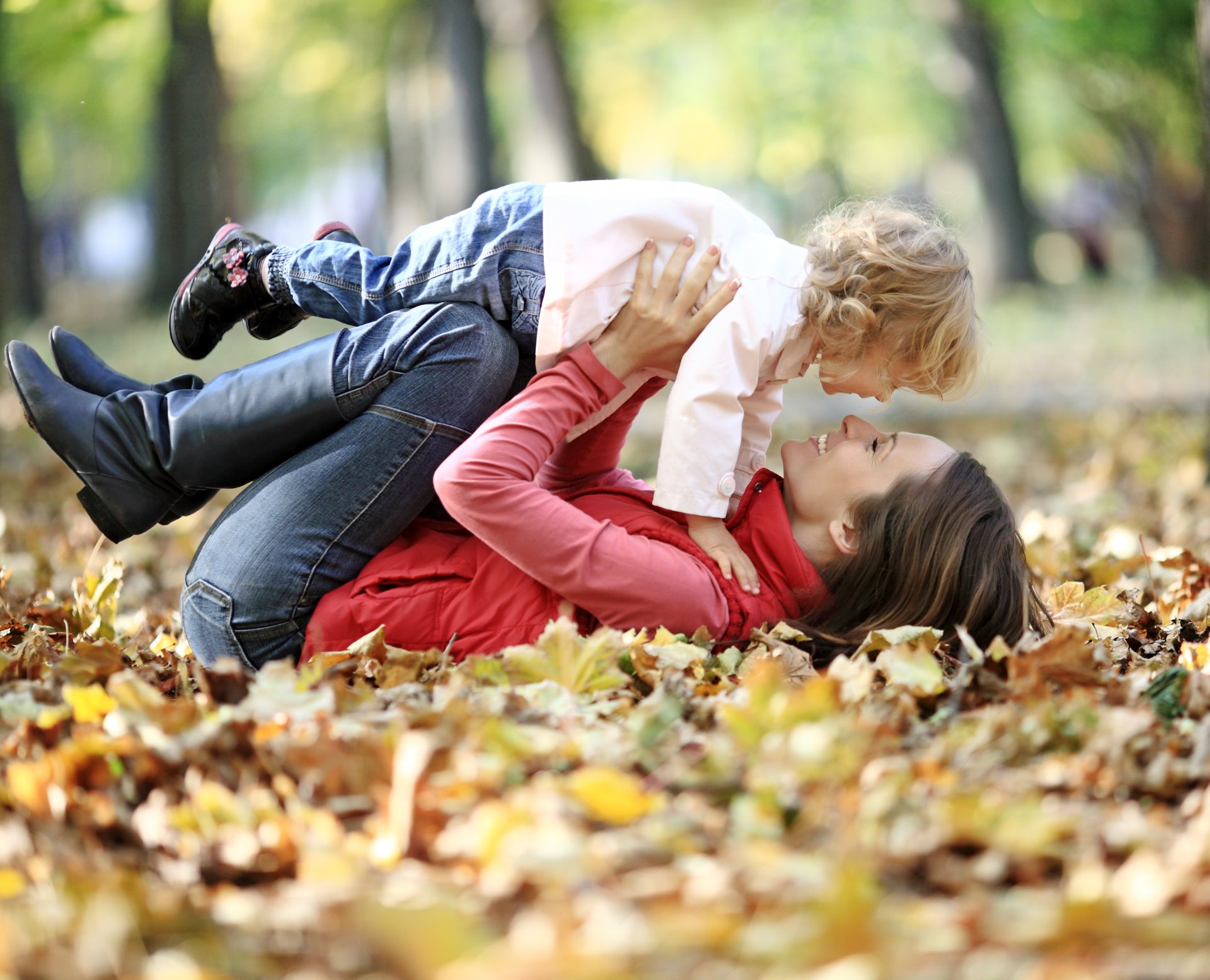 girl section smile happiness autumn curls park foliage