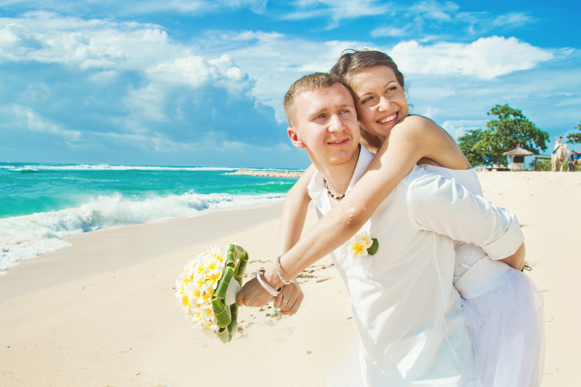 mare spiaggia coppia innamorata bouquet coppia innamorata