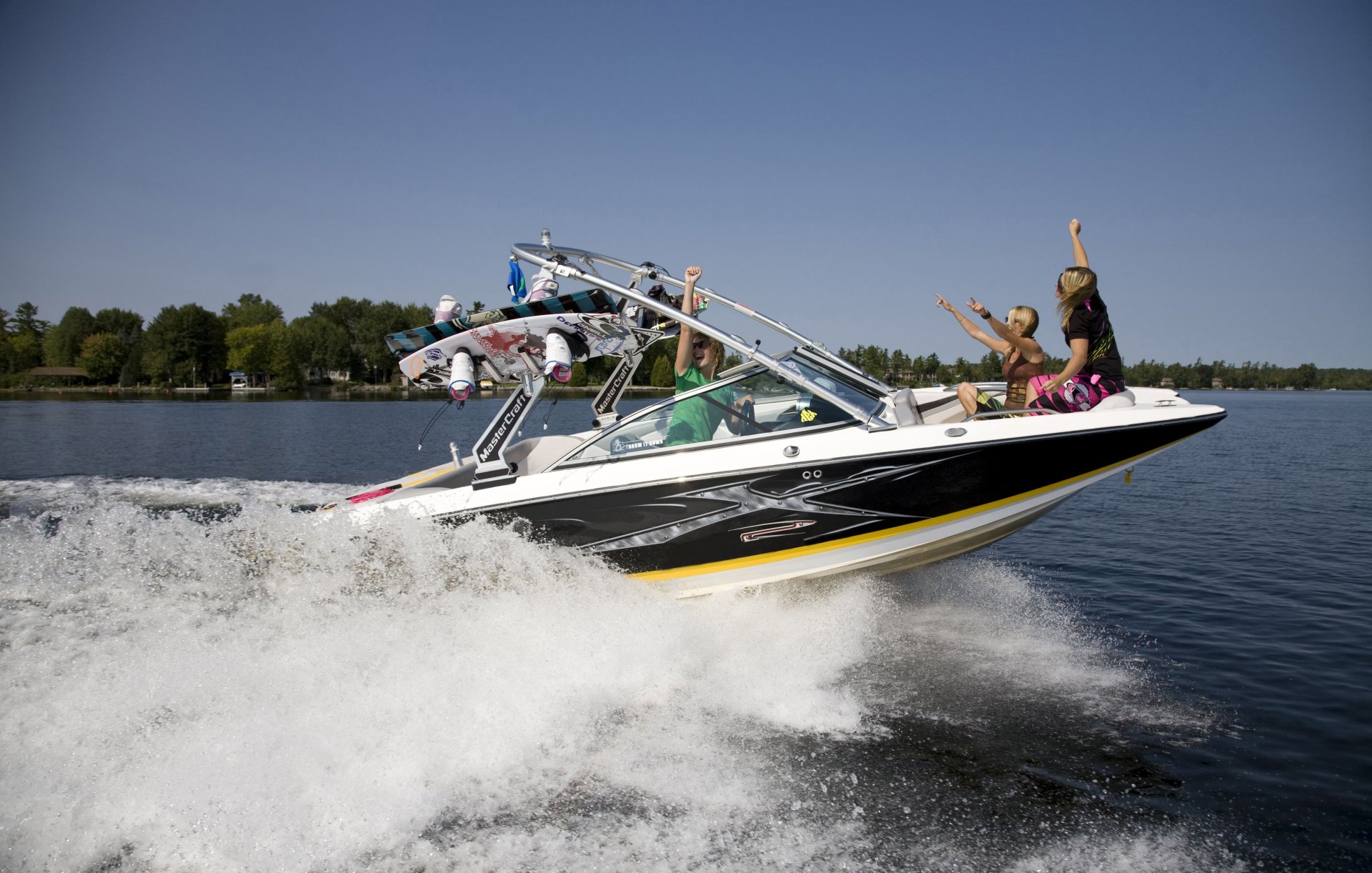 humeur été ciel mer vague éclaboussures moteur bateau vitesse filles wakeboard sportif loisirs voyage ma planète bokeh fond d écran