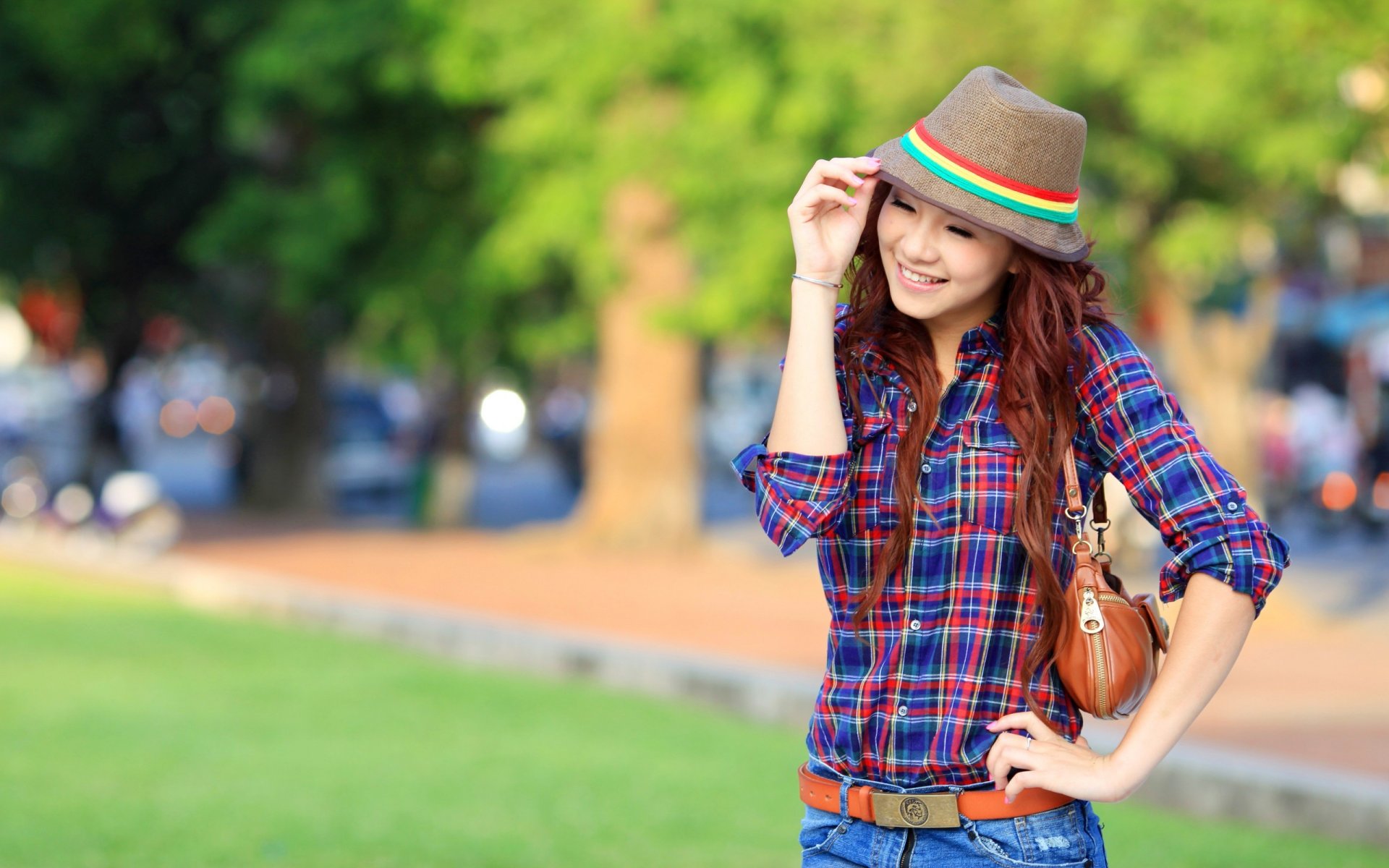 ragazza asiatica cappello sorriso