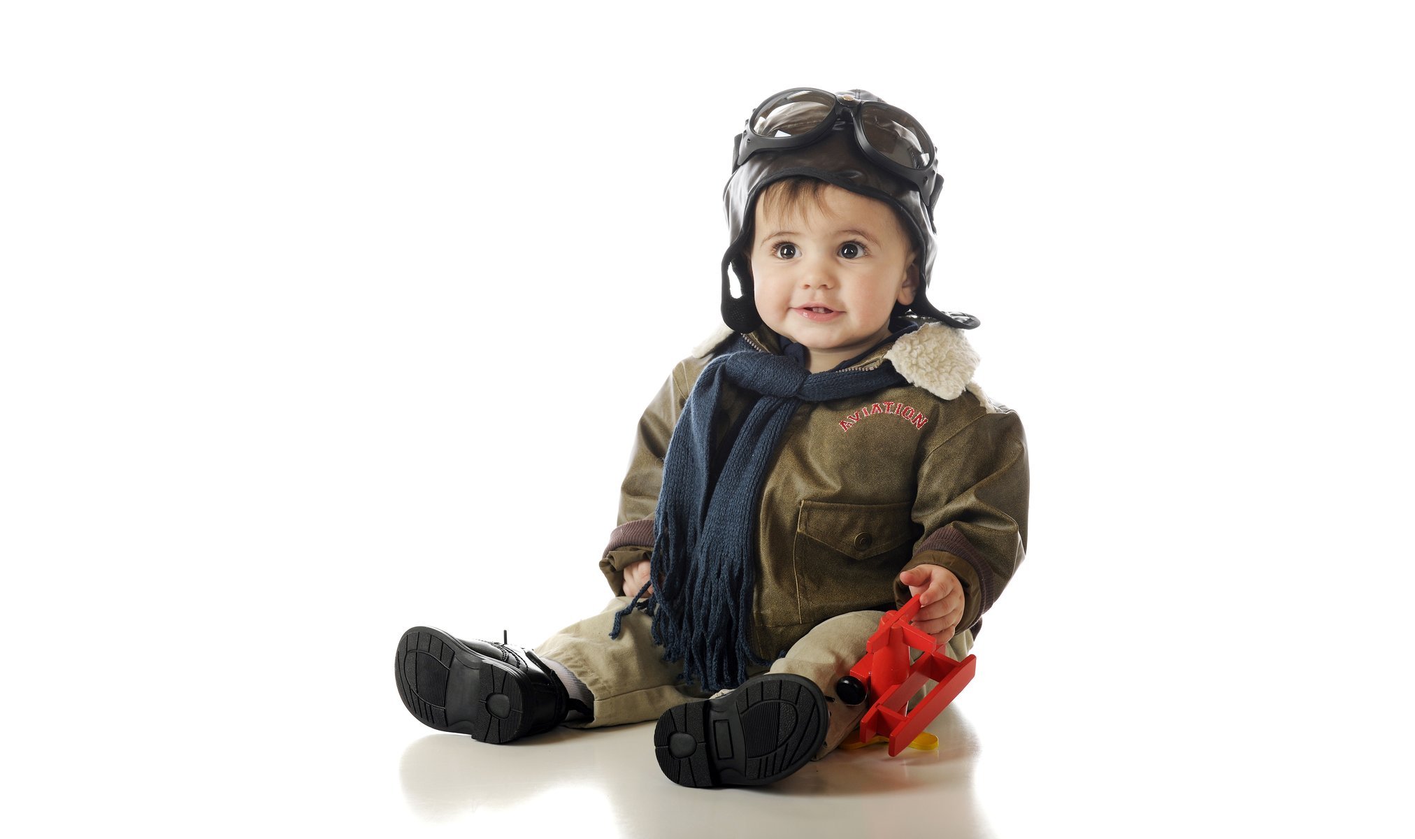 bebé avión de juguete pasado de moda piloto gafas campana bebé feliz encantador lindo niño avión de juguete pasado de moda campana niños feliz