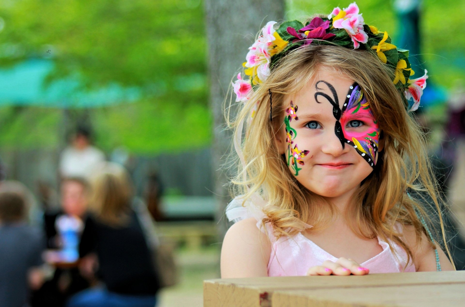 girl wreath butterfly face-art