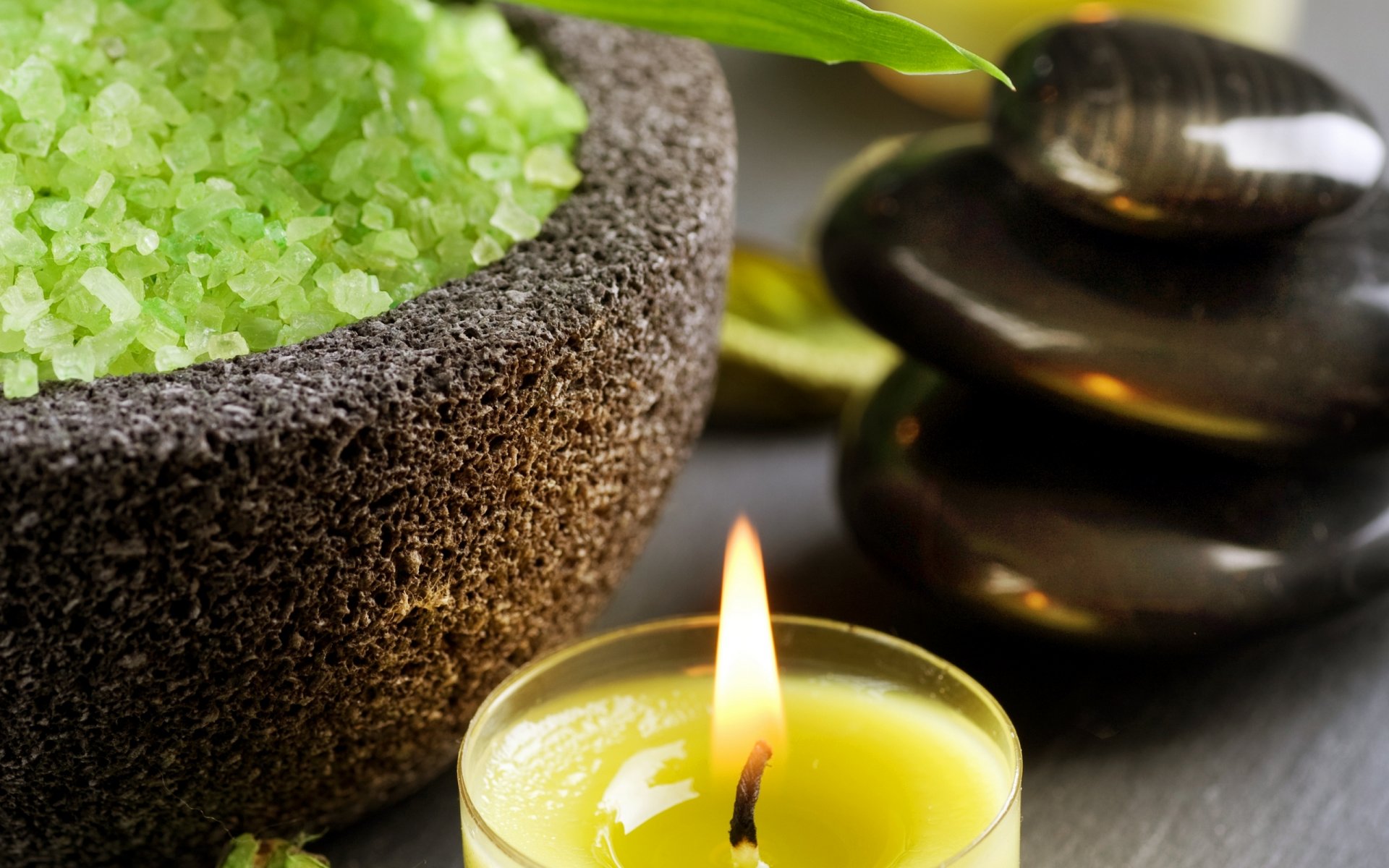 concorso di spirito spa ciotola pietre sale verde cristallo candele fiamma fuoco dolce umore cristalli candela fuoco