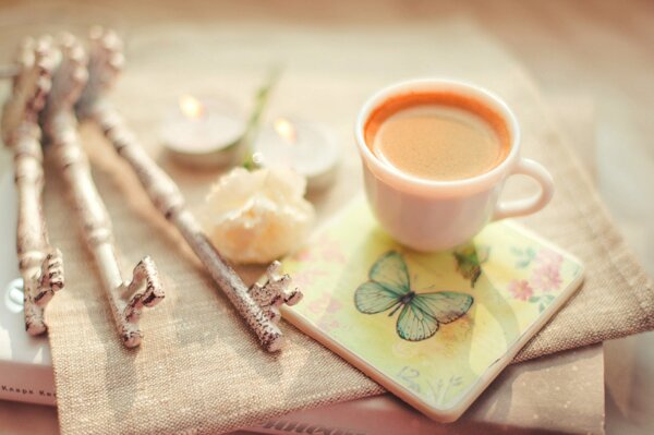 Gemütliches Bild mit einer Tasse Cappuccino